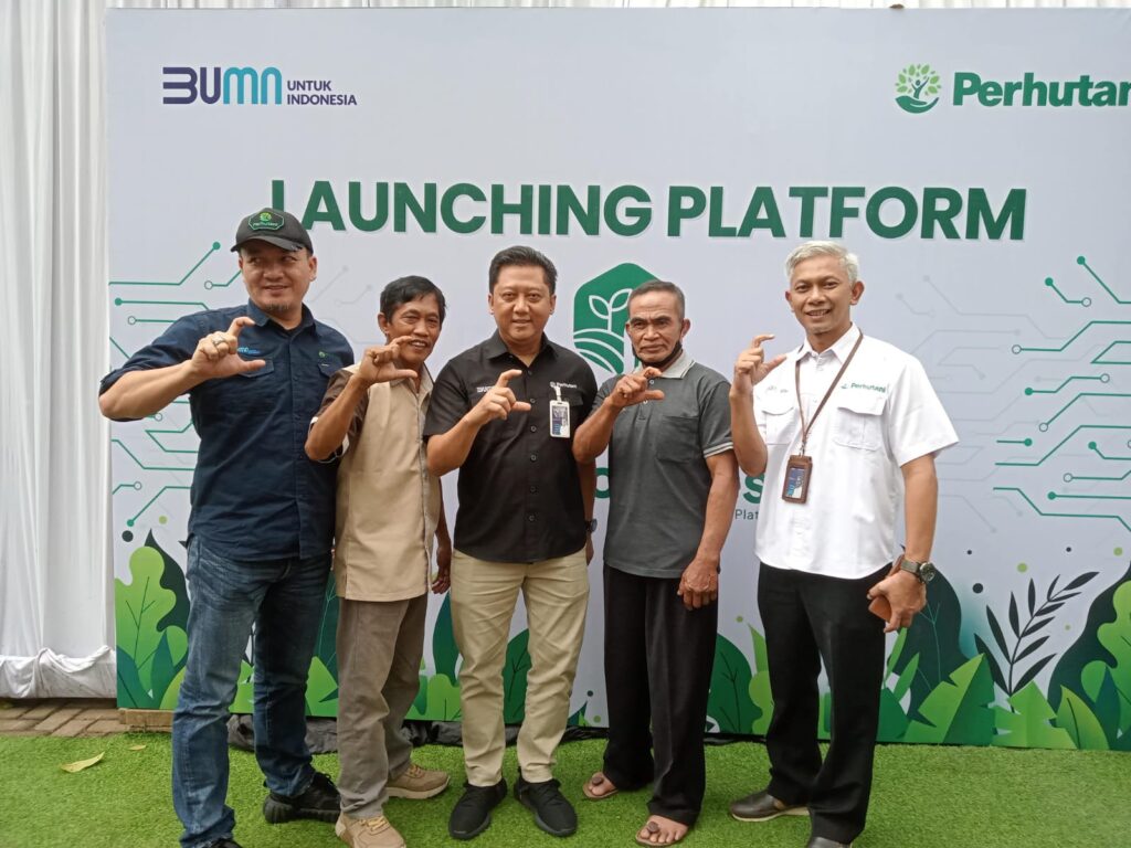 Menjaga Eksistensi Republik Kopi Lewat Sekolah Kopi RAISA di Desa Sumberwringin Launching platform kerja sama antara Sekolah Kopi RAISA dengan PTPN. Sumber: Dokumentasi Saleh.