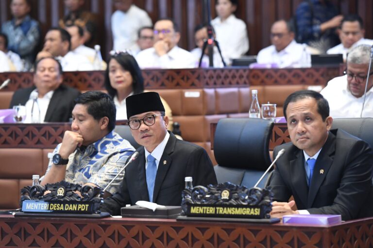 Mendes Yandri saat melakukan rapat kerja bersama DPR RI. Sumber: Dok. Kemendes PDT