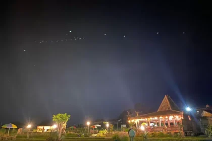 Cafe Paseban Agung di Desa/Kecamatan Trawas, Kabupaten Mojokerto menawarkan konsep tradisional dan pemandangan alam. Sumber : Pemdes Trawas/radarmojkerto