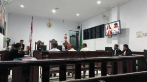 Sidang tuntutan Penjabat Negeri Wahai. Sumber : Tribunambon.com