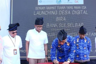 Kegiatan digitalisasi ekonomi di Desa Bira. Sumber: pikiran-rakyat.com