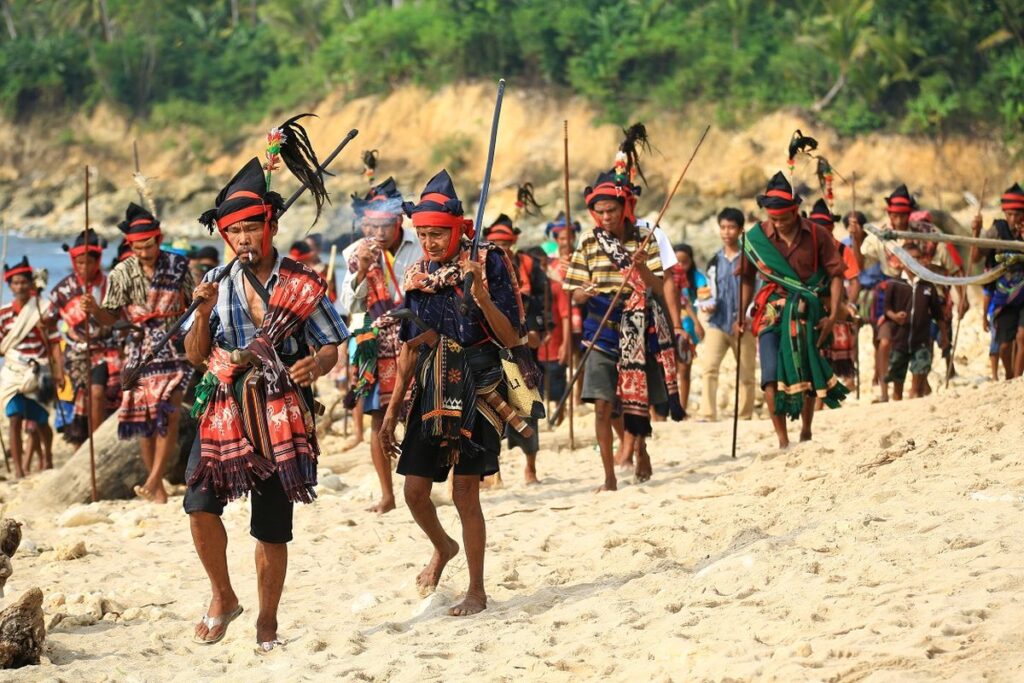 Desa Wisata Kopang Rembiga di Lombok Tengah menyimpan kekayaan sejarah dan budaya Sasak yang unik, dari situs makam kuno hingga tradisi lokal yang masih terjaga. Sumber: Dok. Jadesta Kemenparekraf