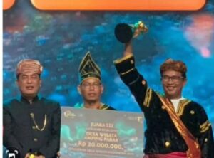 Prosesi penyerahan piagam penghargaan ADWI 2024. Sumber: antaranews.com