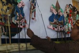 Salah satu atraksi di Desa IV Suku Menanti. Sumber:rri.co.id Desa Wisata, Suku Menanti, Kolomdesa,