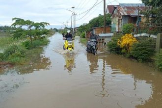 Banjir di Desa Mammi. Sumber: tribunnews.com