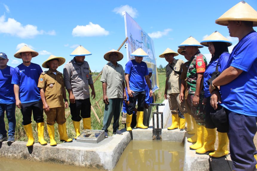 Serah terima hasil pekerjaan program P3-TGAI tahap II Tahun 2024 di Kabupaten Nabire. Sumber : Nabire.net