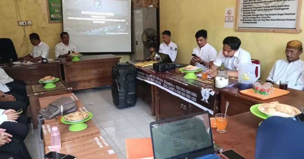 Kegiatan Musyawarah Desa (Musdes) di Kantor Desa Bajiminasa. Sumber: Fajar.co.id