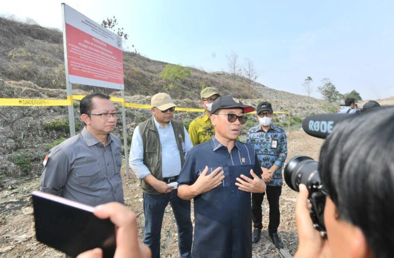 Mendes Yandri saat melakukan kunjungan kerja di Kabupaten Serang, Banten. Sumber foto : Kemendes PDT