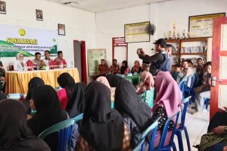Kegiatan sosialisasi bahaya Narkoba di Desa Lambega. Sumber: Tribunnews.com.
