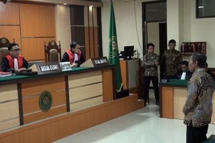 Pembacaan vonis Kades Sugiwaras. Sumber: detiksulsel.com