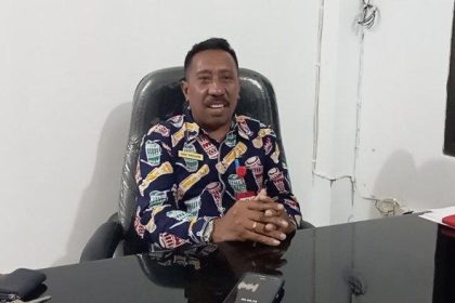 Plt Kepala BPMPD Malra, Kace Rahayaan. Sumber : ambon.tribunnews.com