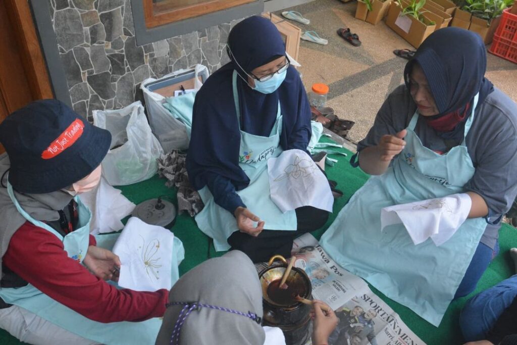 Dari Anggrek, Gerabah hingga Membatik: Eksplorasi Edukasi di Desa Wisata Dadaprejo Dari Anggrek, Gerabah hingga Membatik: Eksplorasi Edukasi di Desa Wisata Dadaprejo