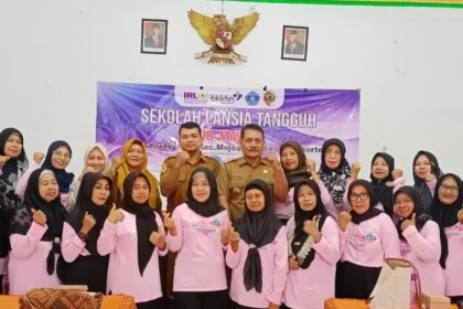 Puluhan warga mengikuti sekolah lansia tangguh yang digalang bina keluarga lansia PKK Desa Gayaman Oktober lalu. Sumber : farisma/jprm