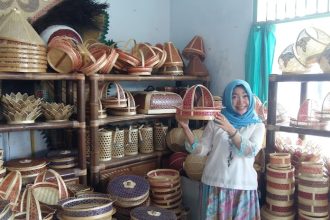 Aneka Produk Anyaman Bambu Desa Gintangan. sumber: Dokumentasi Widodo.