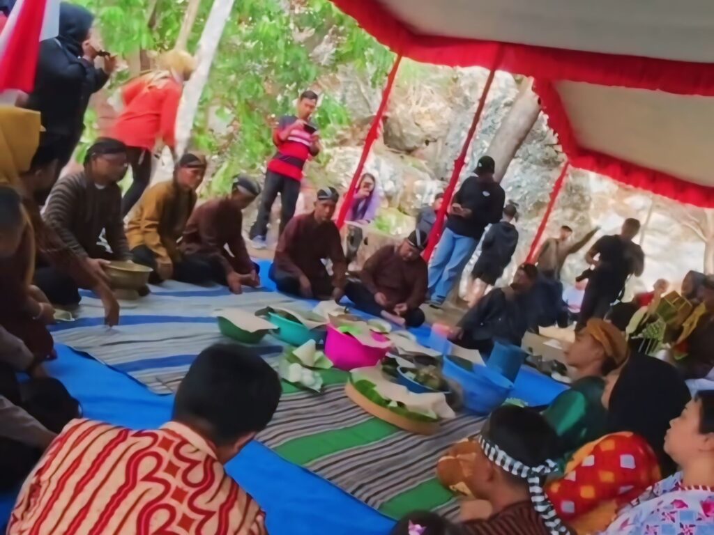 Ritual Manten Kucing, Tradisi Unik Warga Tulungagung saat Musim Kemarau Ritual Manten Kucing, Tradisi Unik Warga Tulungagung saat Musim Kemarau