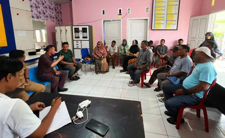 Dinas Lingkungan Hidup (DLH) Kota Ternate saat menggelara sosialisasi edukasi penanganan sampah. Sumber : suarajelata.com