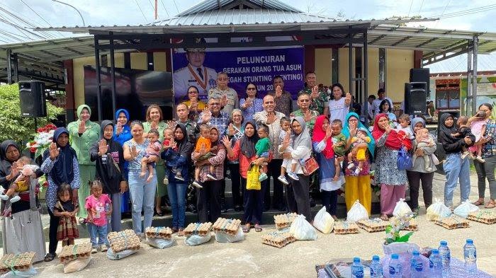 Peluncuran program Gerakan Orang Tua Asuh Mencegah Stunting (Genting) di Kantor Desa Hunut, Kecamatan Teluk Ambon. Sumber : Ambon.go.id