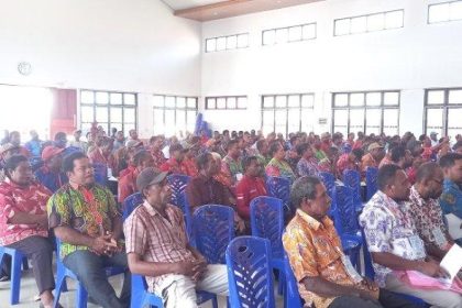Sosialisasi Penyuluhan Hukum, Penanganan Tindak Pidana Korupsi dan Kewajiban Perpajakan Bagi Aparat Kampung di Biak Numfor. Sumber : tribunpapua.com