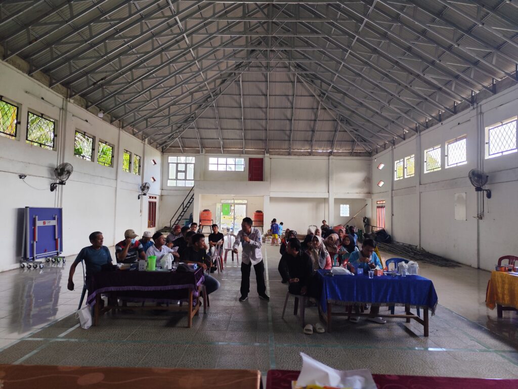 Kegiatan pelatihan digitalisasi BUM Desa di Desa Air Merah. Sumber: Dok. Pribadi.