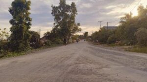 Kondisi ruas jalan yang masih dalam tahap perbaikan. Sumber : ternate.tribunnews.com