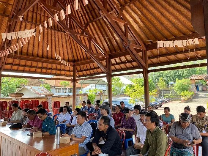Suasana FGD yang di gelar Dispar Kabupaten Buleleng, bertempat di ruang pertemuan kantor Desa Julan. Sumber foto : Istimewa