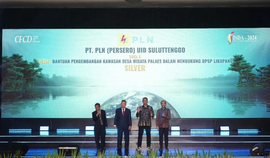 Kegiatan pembinaan wisata di Desa Palaes oleh PLN. Sumber: Antara.com