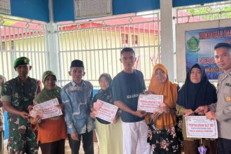 Proses penyaluran BLT Dana Desa. Sumber: bengkulu.polri.go.id