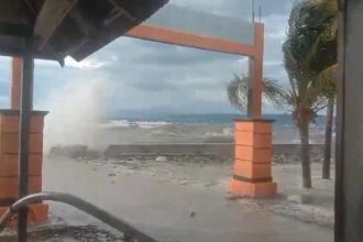 Kondisi cuaca di pesisir pantai. Sumber : ternate.tribunnews.com