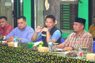 Foto Plt. Bupati Sidoarjo (Tengah), H. Subandi SH. Sumber foto : Istimewa