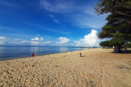 Wisata Pantai Kurenai di Desa Botu Barani. Sumber: tribungorontalo.com