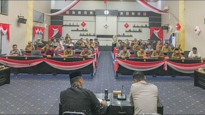 Rapat paripurna DPRD Gorontalo terkait gaji aparat desa. Sumber: Tribunnews.com