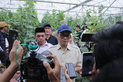 Menteri Desa saat melakukan sesi wawancara. Sumber: dokumentasi TEKAD.