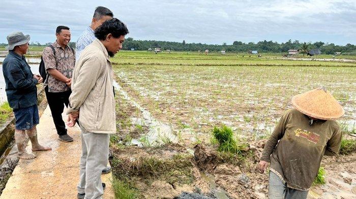 Sambangi Warga Desa Sangkima, Ketua DPRD Kutim Janji Bawa Persoalan Pertanian hingga Akses Jalan ke Rapat Dewan. Sumber: TribunKaltim