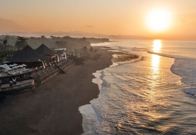 Pantai Keramas Desa Swan Villas & Spa di Desa Keramas, Sumber: Traveloka