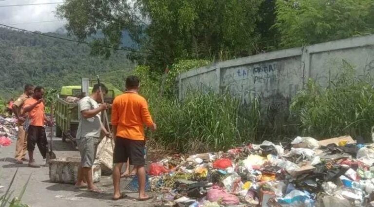 Kondisi tumpukan sampah terus meningkat. Sumber : antaranews.com