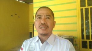 Kepala Desa Tumbu, Usman saat memberikan keterangan. Sumber: tribunnews.com