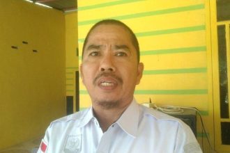 Kepala Desa Tumbu, Usman saat memberikan keterangan. Sumber: tribunnews.com