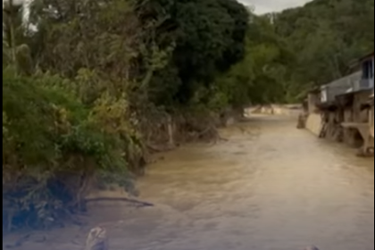 Kondisi banjir bandang di Desa Sarullah. Sumber: tribunnews.com