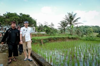 Desa Wisata Selamanik, yang terletak di Kabupaten Ciamis, Jawa Barat, adalah destinasi yang menggabungkan keindahan alam, budaya lokal, dan aktivitas rekreasi. Sumber Foto: Dok. Kemenparekraf