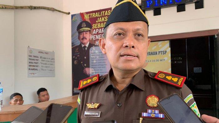 Kepala Kejari Halmahera Selatan, Ahmad Patoni. Sumber ; tribunternate.com