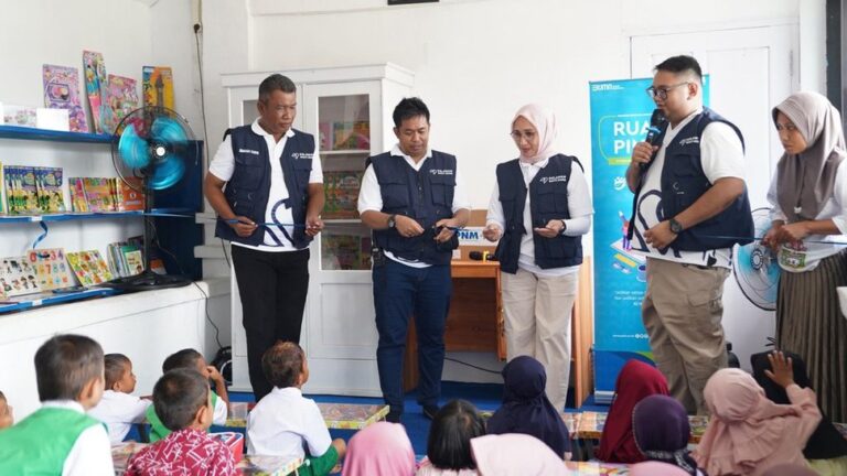 Kegiatan program pembelajaran Ruang Pintar Madani di Desa Towale. Sumber: RRI.co.id