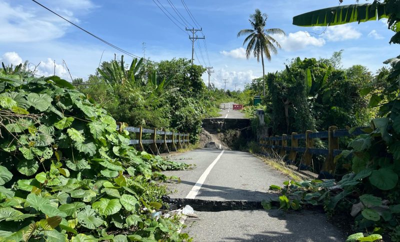 Kondisi jembatan penghubung dua desa di Kecamatan Bacan Selatan. Sumber; haliyora.id