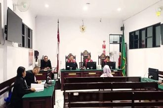 Terdakwa korupsi ADD dan DD dihadirkan dalam sidang tuntutan. Sumber ; ameks.fajar.co.id