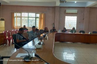 Suasana hearing dengan DPRD Kabupaten Bengkulu Selatan. Sumber:mediabengkulu.com