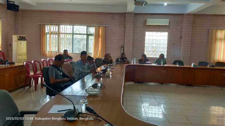 Suasana hearing dengan DPRD Kabupaten Bengkulu Selatan. Sumber:mediabengkulu.com