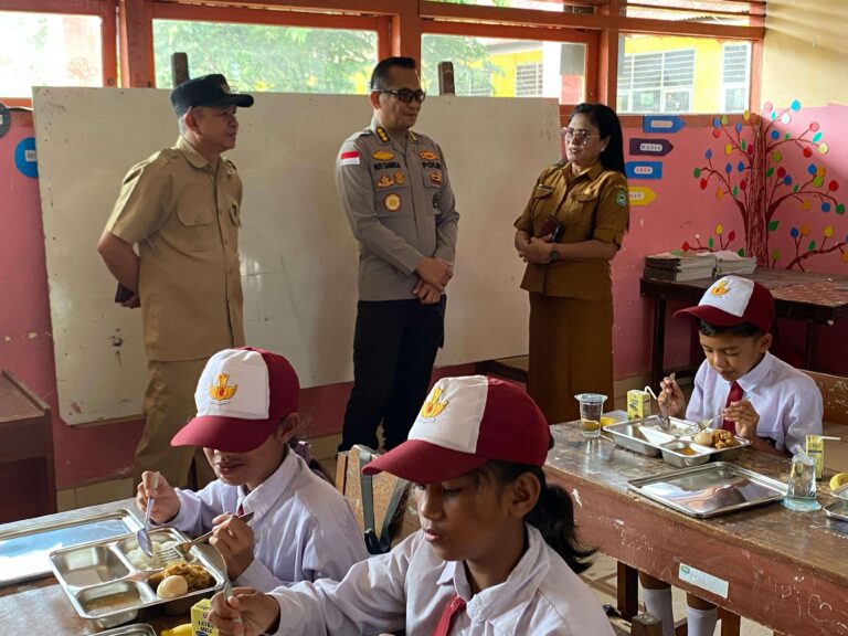 Pelaksanaan Program Makan Bergizi Gratis di SDN 2 Tonusu, Desa Leboni. Sumber: RRI.co.id