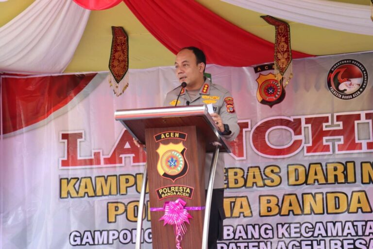 Kapolresta Banda Aceh, Kombes Pol Fahmi Irwan Ramli memberikan sambutan saat peresmian Gampong Lamsabang. Sumber: www.ri.co.id