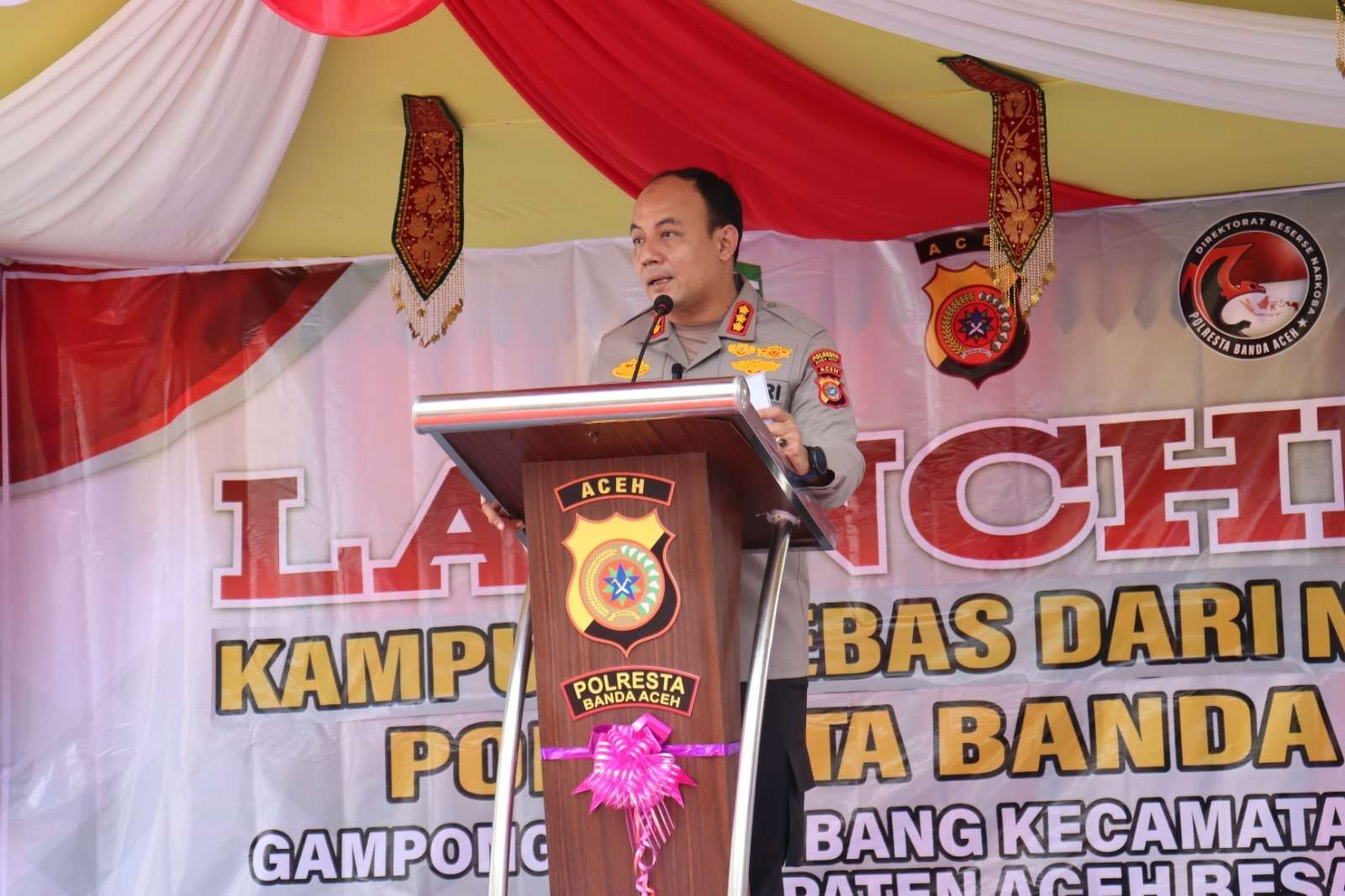Kapolresta Banda Aceh, Kombes Pol Fahmi Irwan Ramli memberikan sambutan saat peresmian Gampong Lamsabang. Sumber: www.ri.co.id