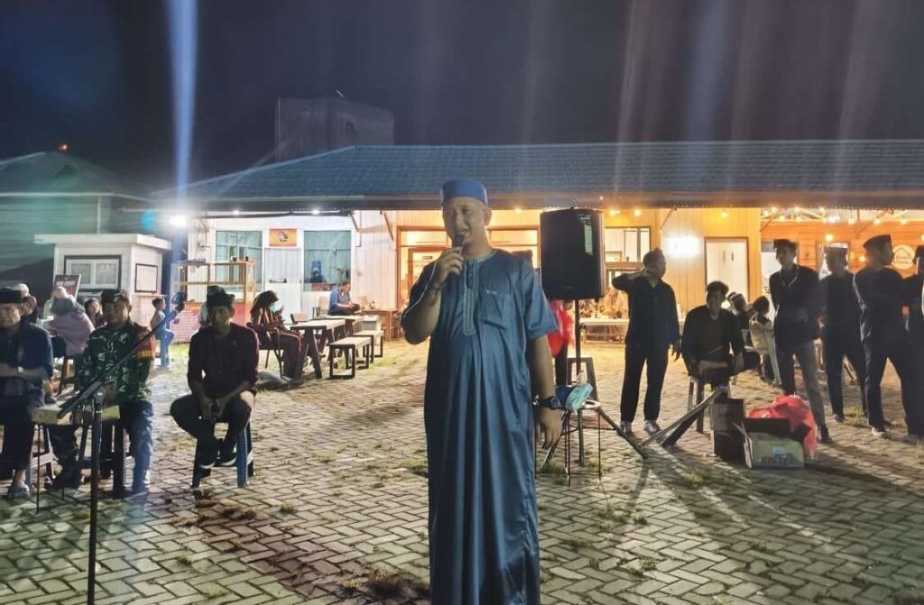 Kegiatan pawai obor di Desa Malinau. Sumber: RRI.co.id