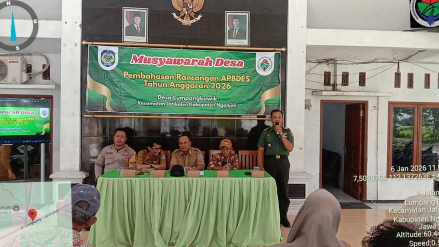 Suasana musyawarah di Desa Lumpangkuwik, Kabupaten Nganjuk. Sumber: dokumentasi penulis.